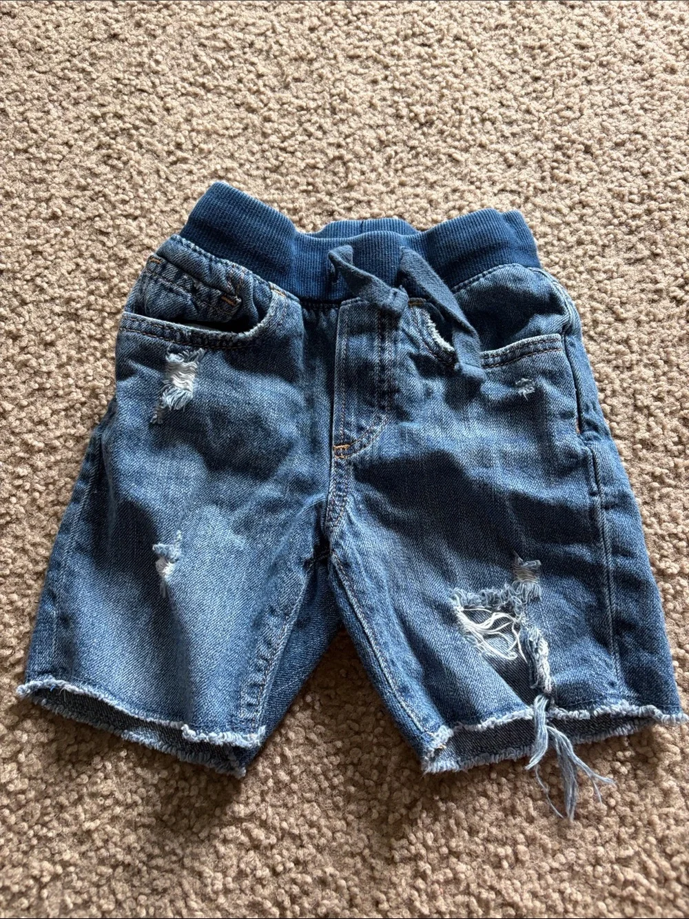 B21 Gap Kids 5t Blue Distressed Denim Shorts